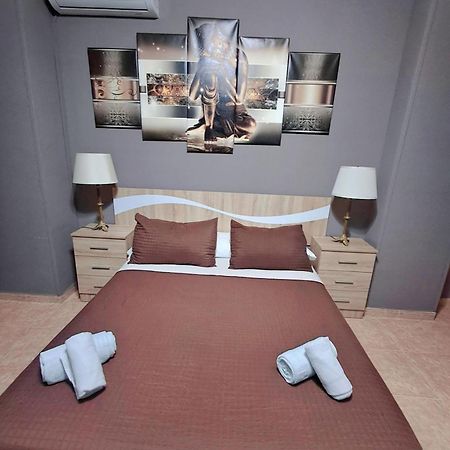 Hostal Dona Maria Valdemoro Ngoại thất bức ảnh