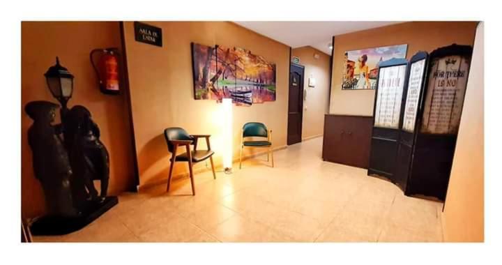 Hostal Dona Maria Valdemoro Ngoại thất bức ảnh