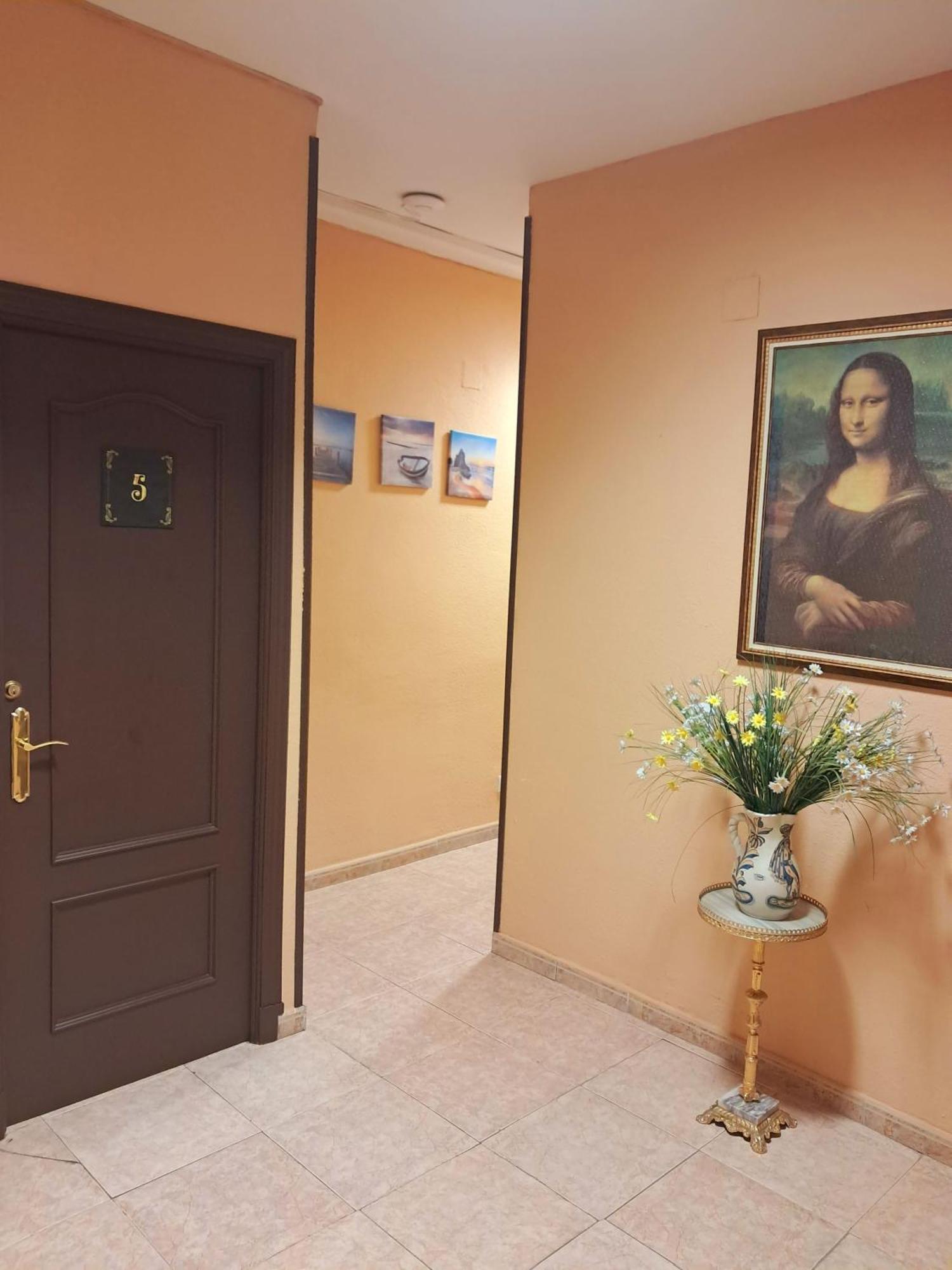 Hostal Dona Maria Valdemoro Ngoại thất bức ảnh