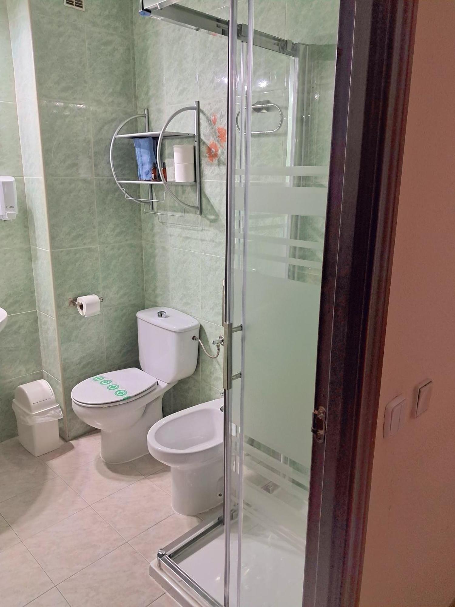 Hostal Dona Maria Valdemoro Ngoại thất bức ảnh
