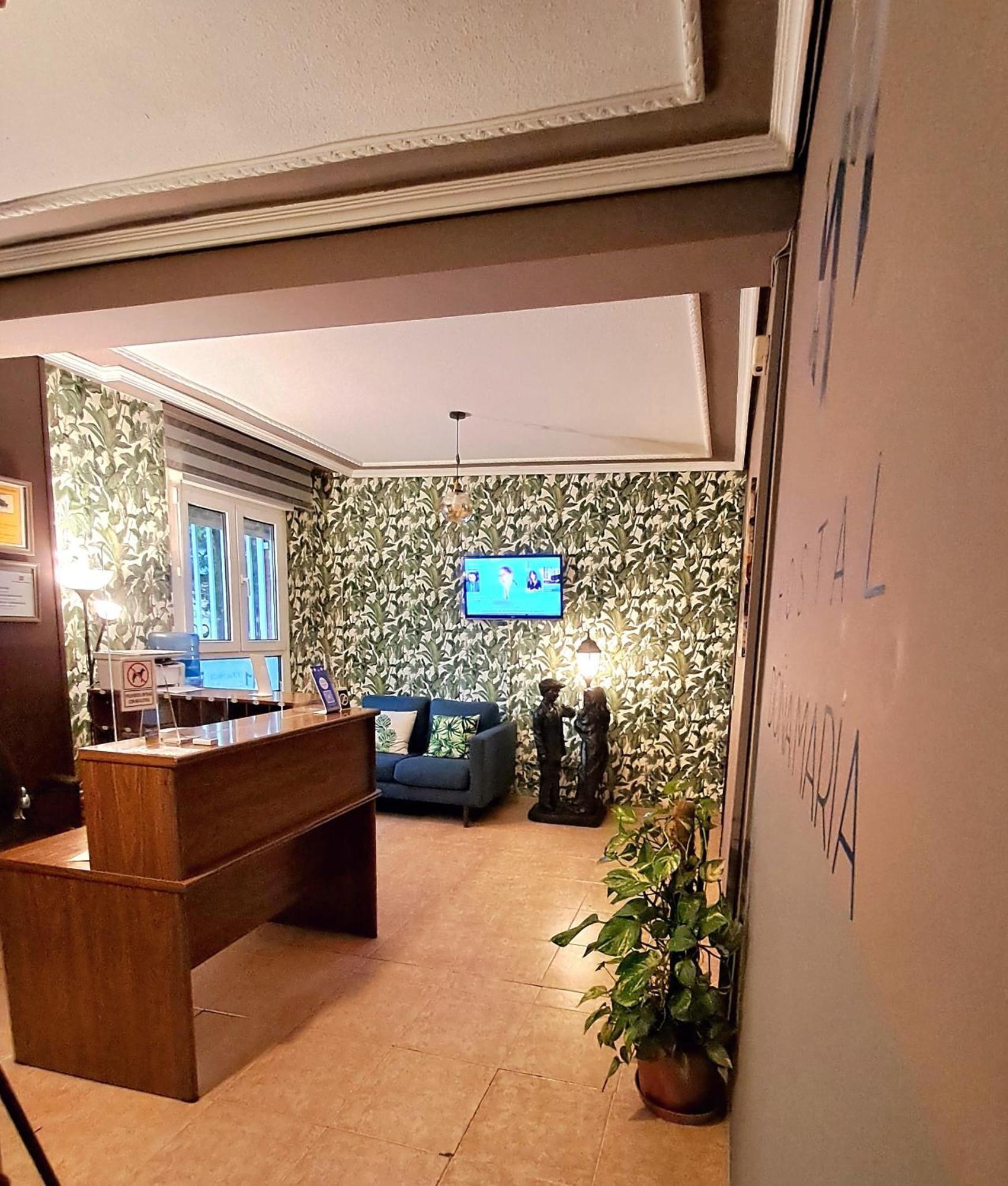 Hostal Dona Maria Valdemoro Ngoại thất bức ảnh