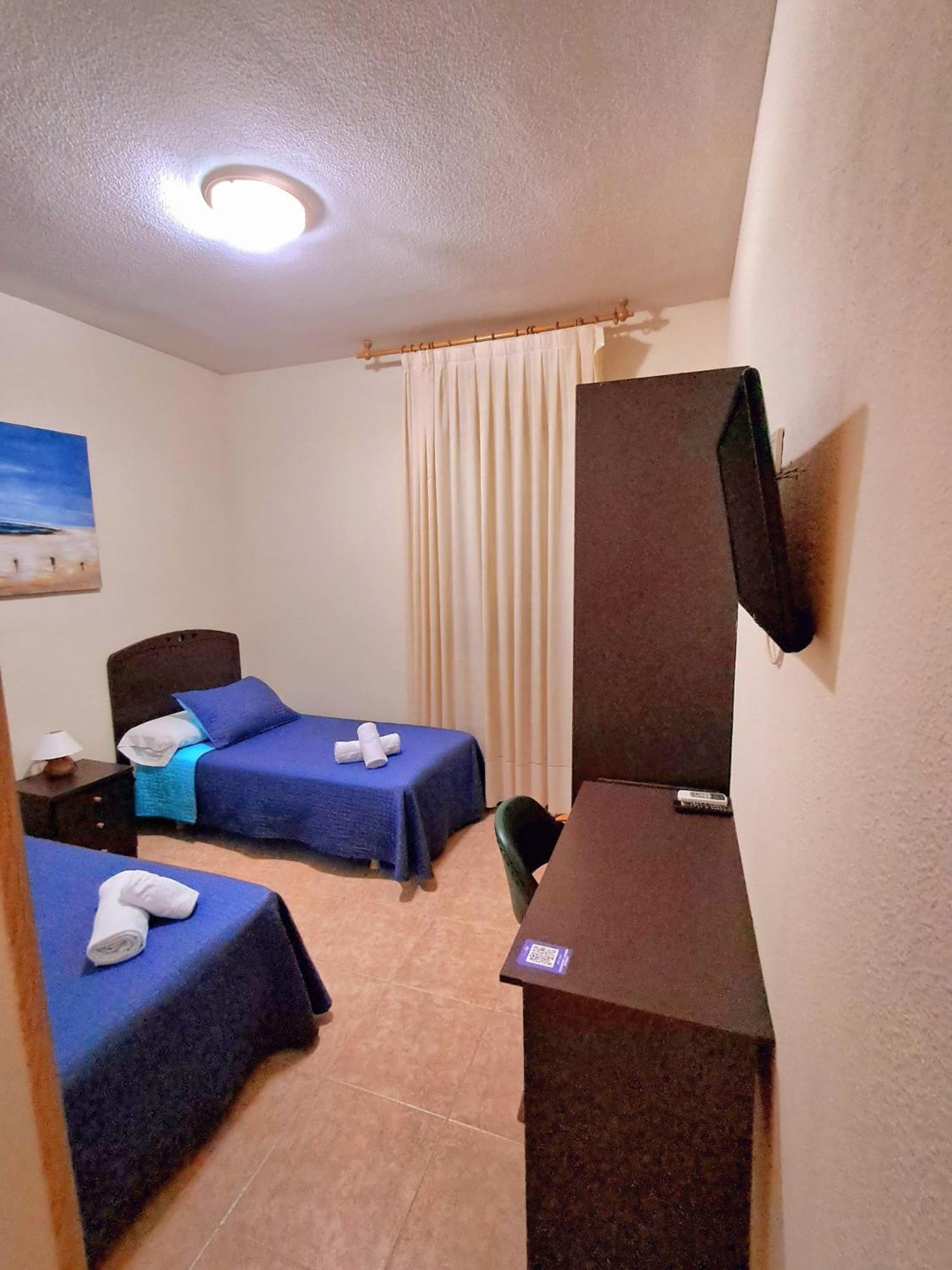 Hostal Dona Maria Valdemoro Ngoại thất bức ảnh