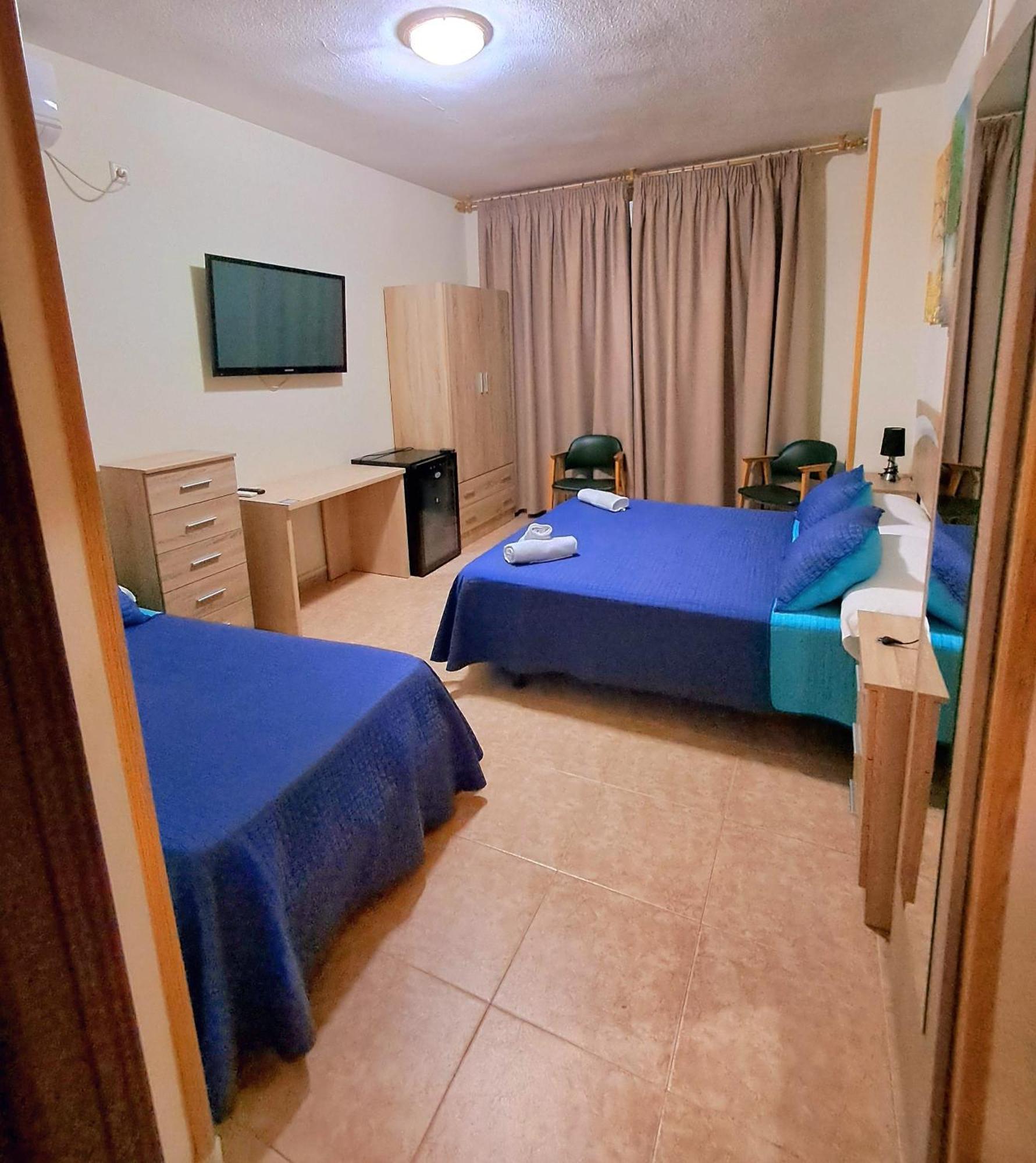 Hostal Dona Maria Valdemoro Ngoại thất bức ảnh