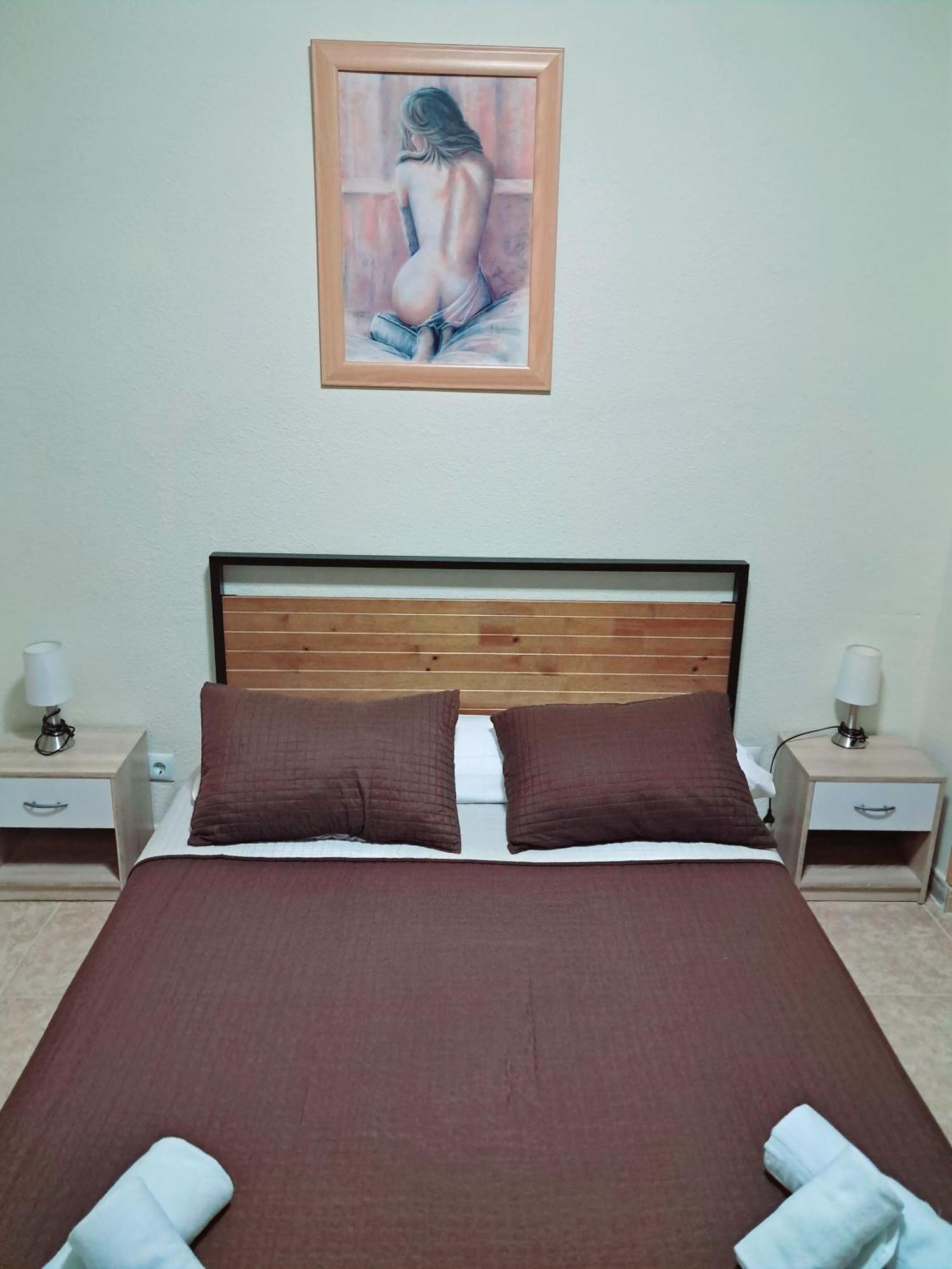Hostal Dona Maria Valdemoro Ngoại thất bức ảnh
