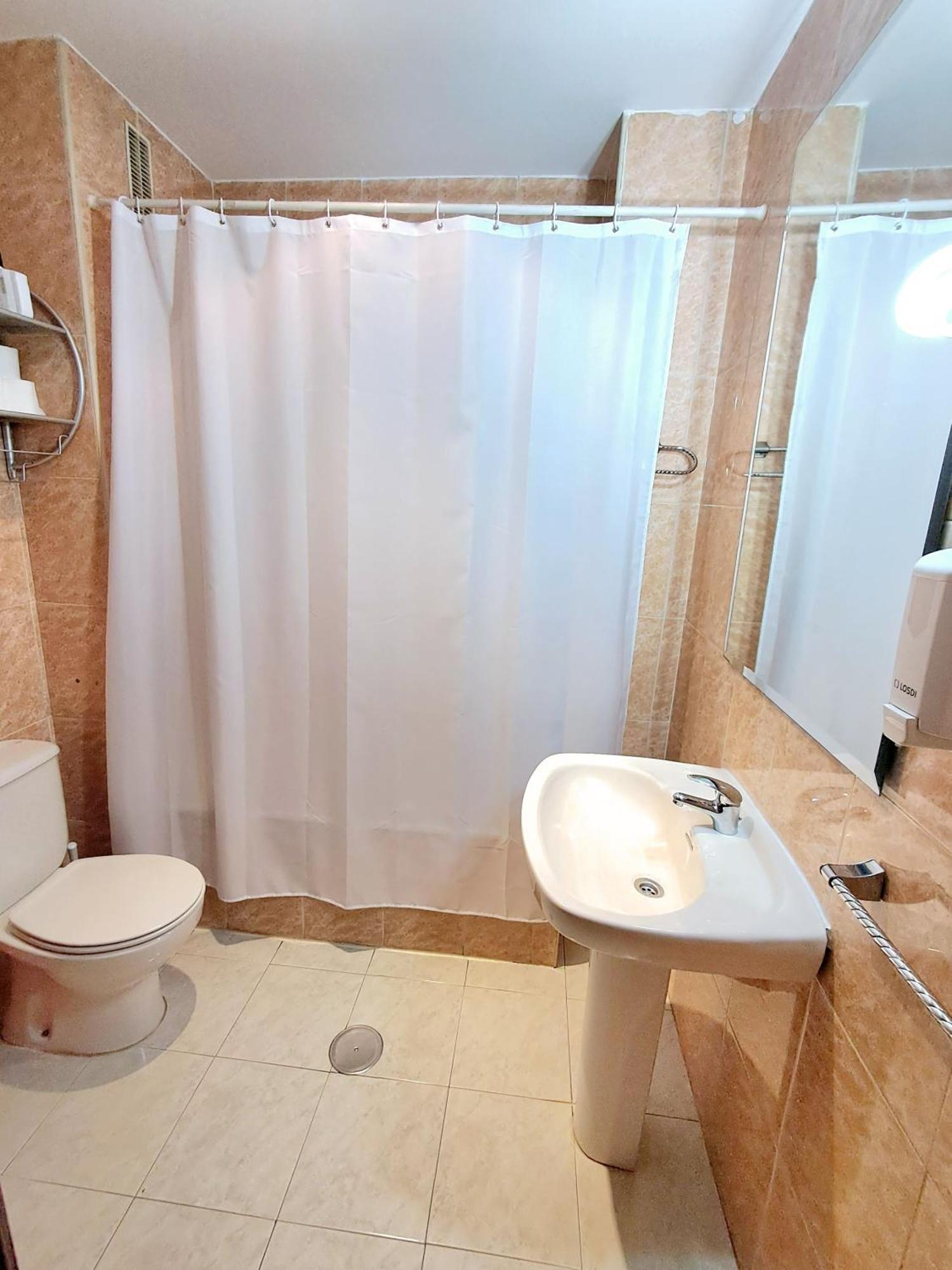 Hostal Dona Maria Valdemoro Ngoại thất bức ảnh