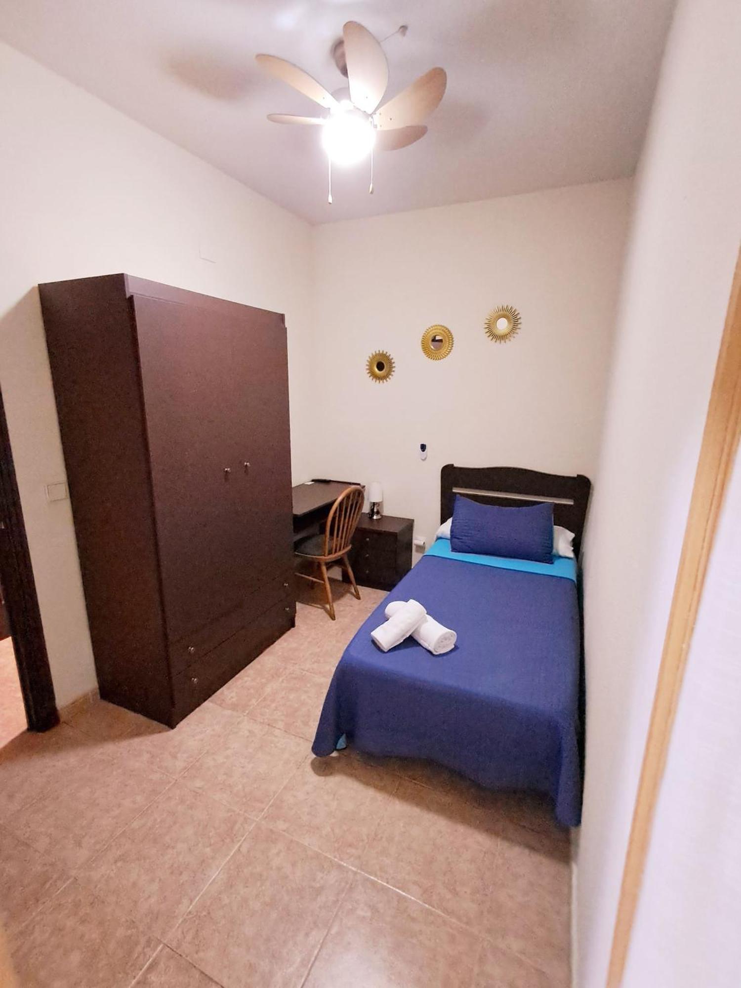 Hostal Dona Maria Valdemoro Ngoại thất bức ảnh