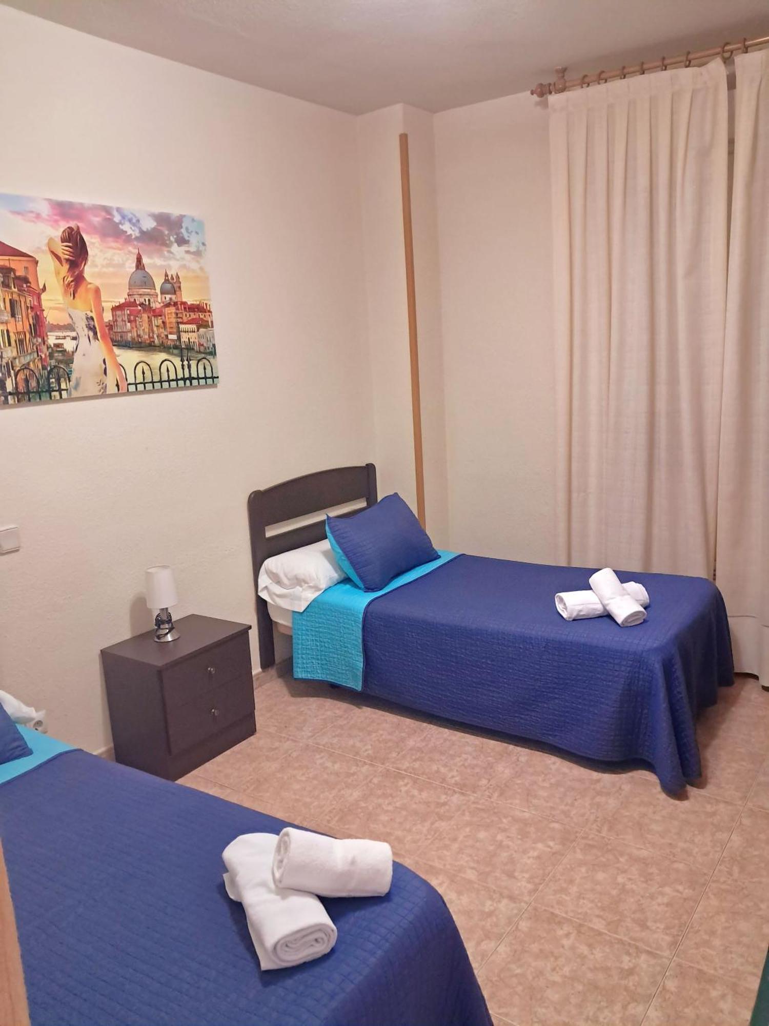 Hostal Dona Maria Valdemoro Ngoại thất bức ảnh