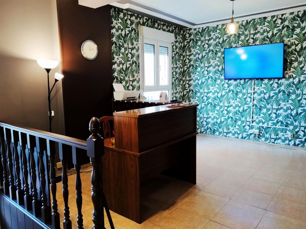 Hostal Dona Maria Valdemoro Ngoại thất bức ảnh